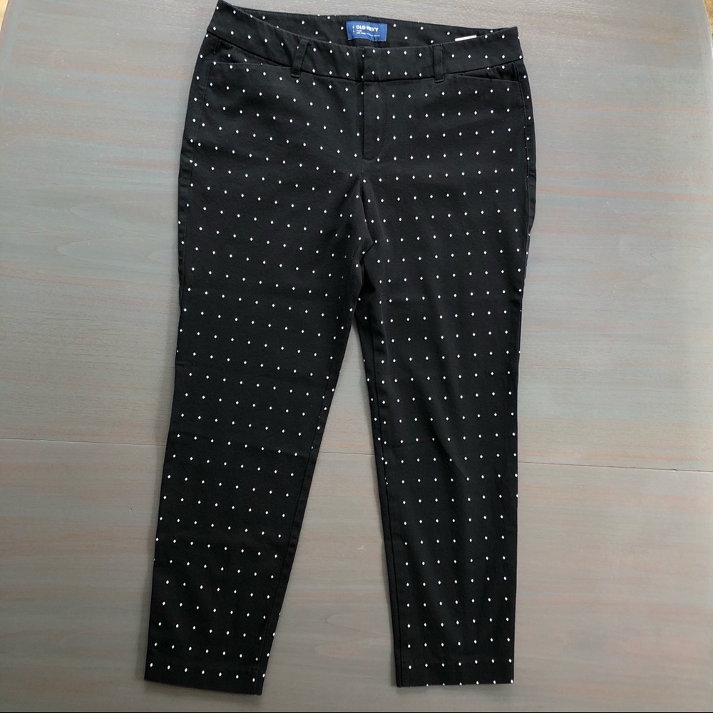 ** Old Navy Black Pixie Pants 10